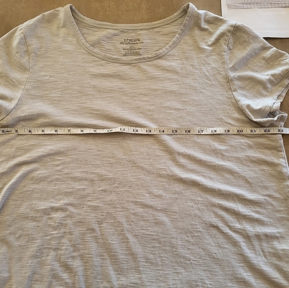 CHICO'S The Ultimate Tee Size XL Gray T-shirt With Silver Shimmer - Picture 3 of 7